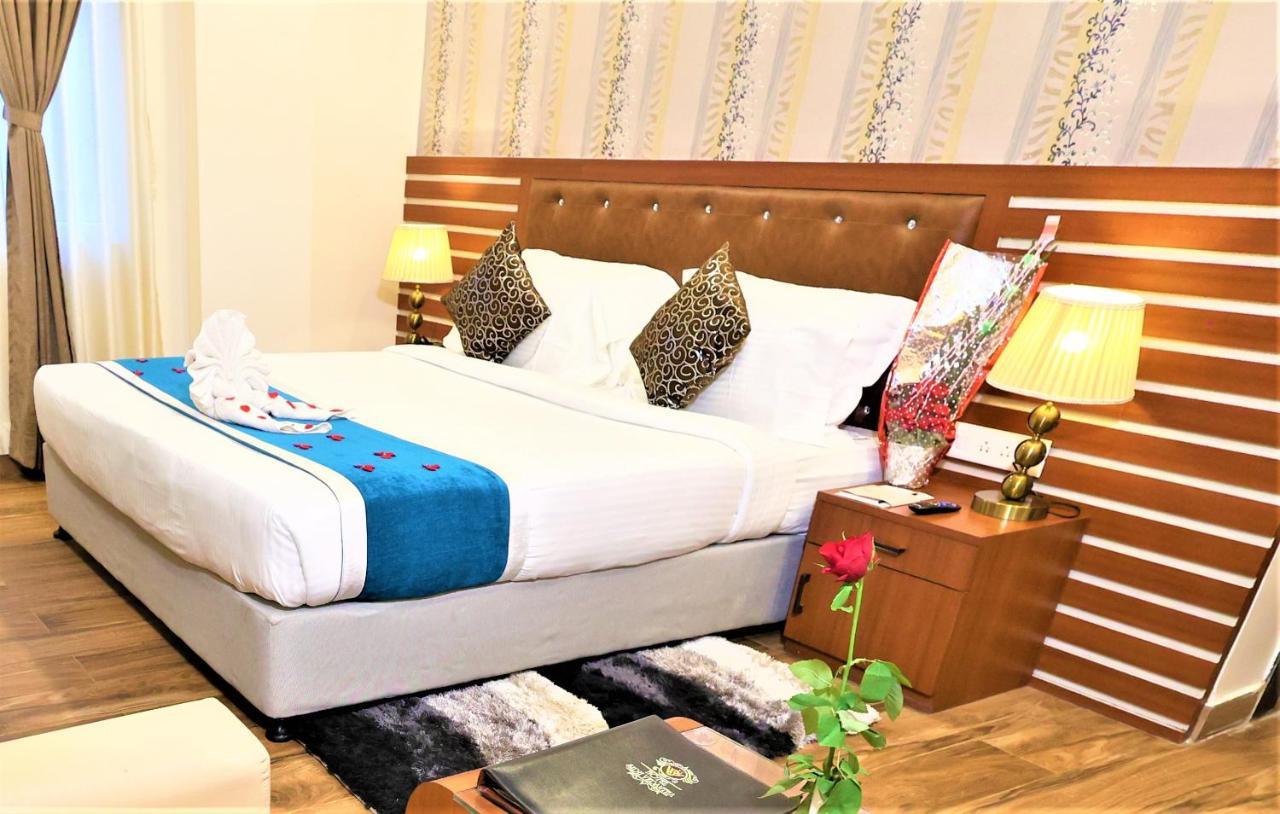 Hotel Sidh Vedantha Patna  Bagian luar foto