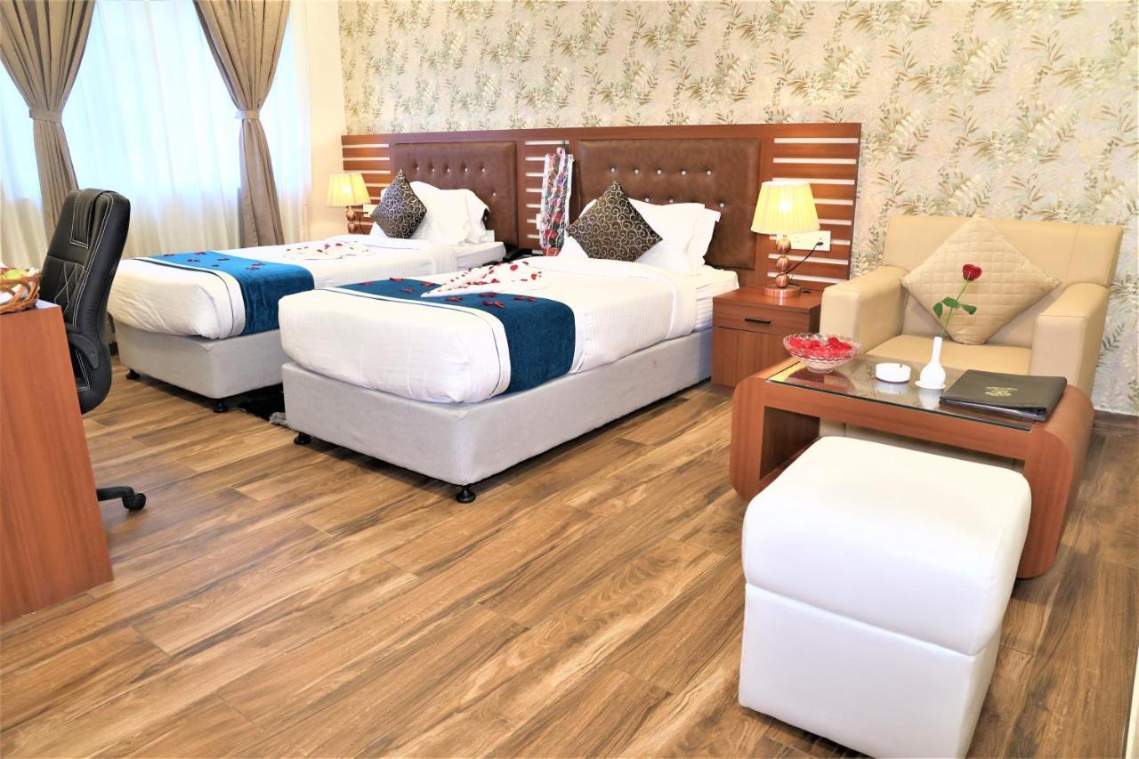 Hotel Sidh Vedantha Patna  Bagian luar foto