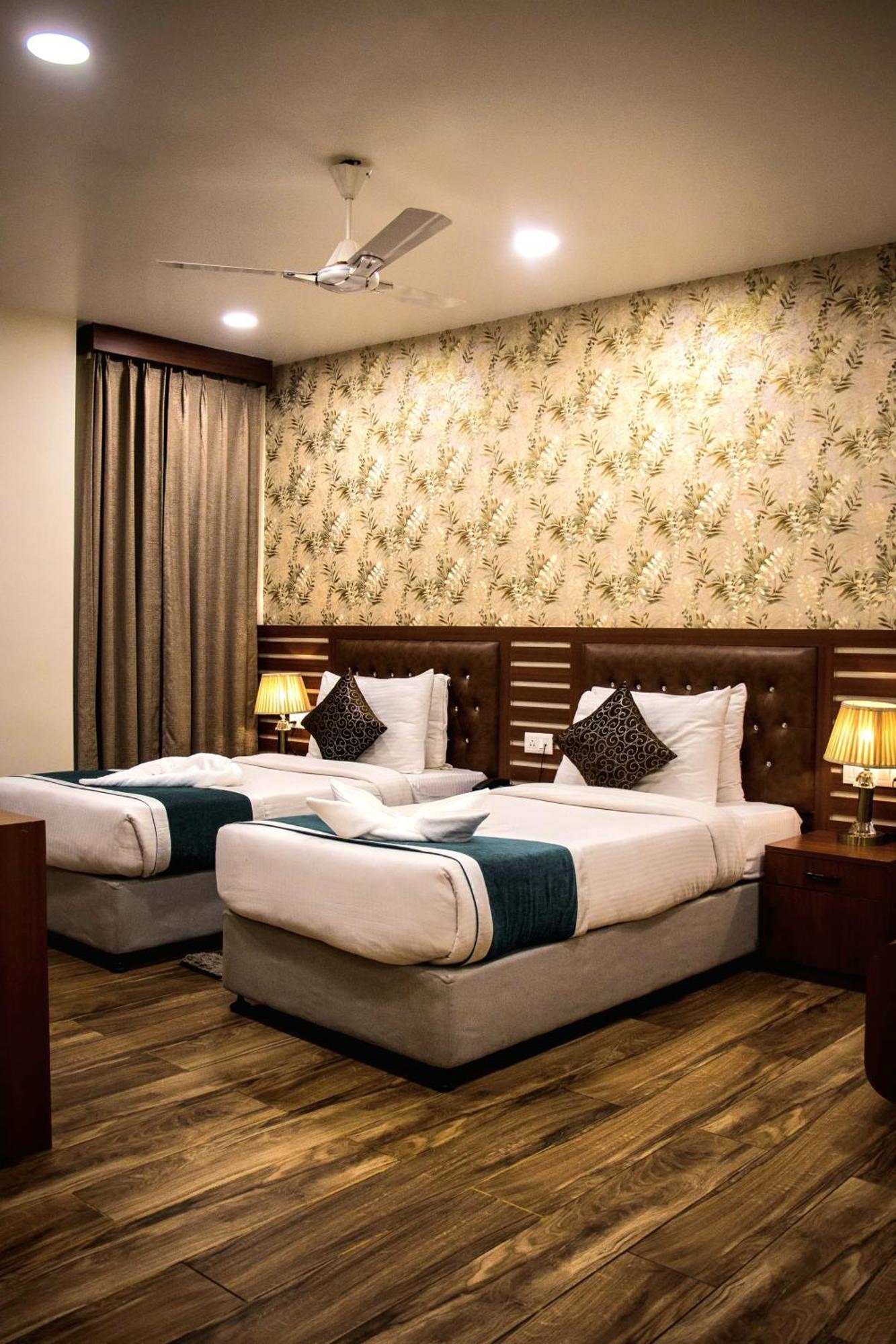 Hotel Sidh Vedantha Patna  Bagian luar foto